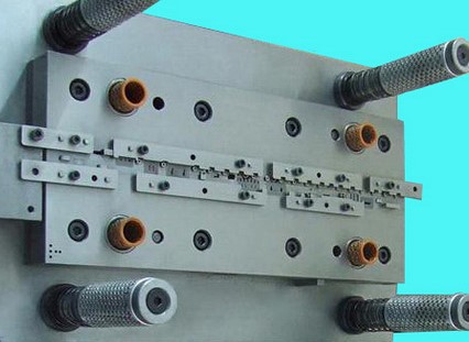 高速精密沖壓件的類(lèi)型和特點(diǎn)